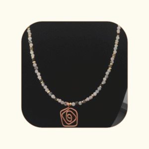 Naszyjnik Sen Księżyca-kamień księżycowy i szmaragd