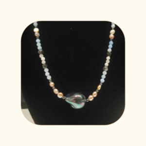 Królowa oceanu - perła, akwamaryn, kamień księżycowy