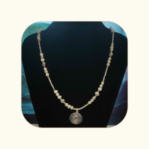 Klasyczna perła + howlit